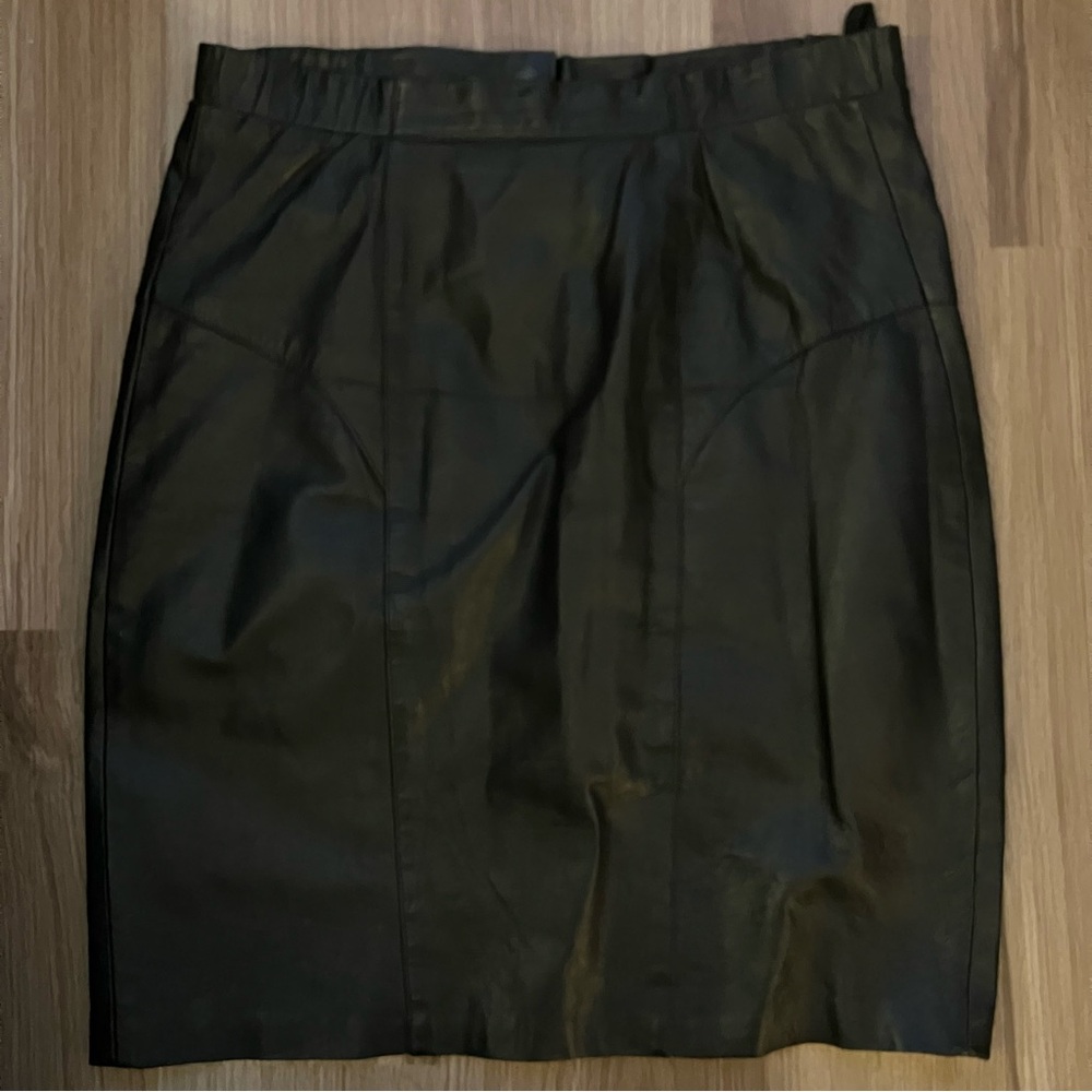 Stylish Black Leather Women's Skirt